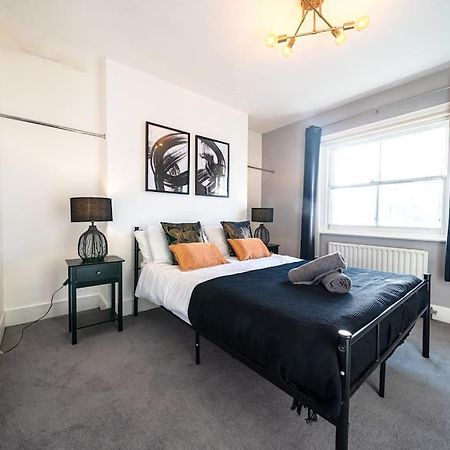 Large City Centre 2 Bed - Close To Station Appartement Tunbridge Wells Buitenkant foto